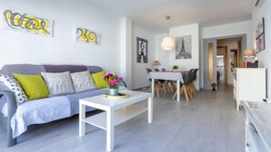 Unclassified image, 5 of 12, button - Global Princep Apartment 7018 (Cambrils)