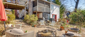 Walk to Downtown: Pet-friendly Cottage in Tyron