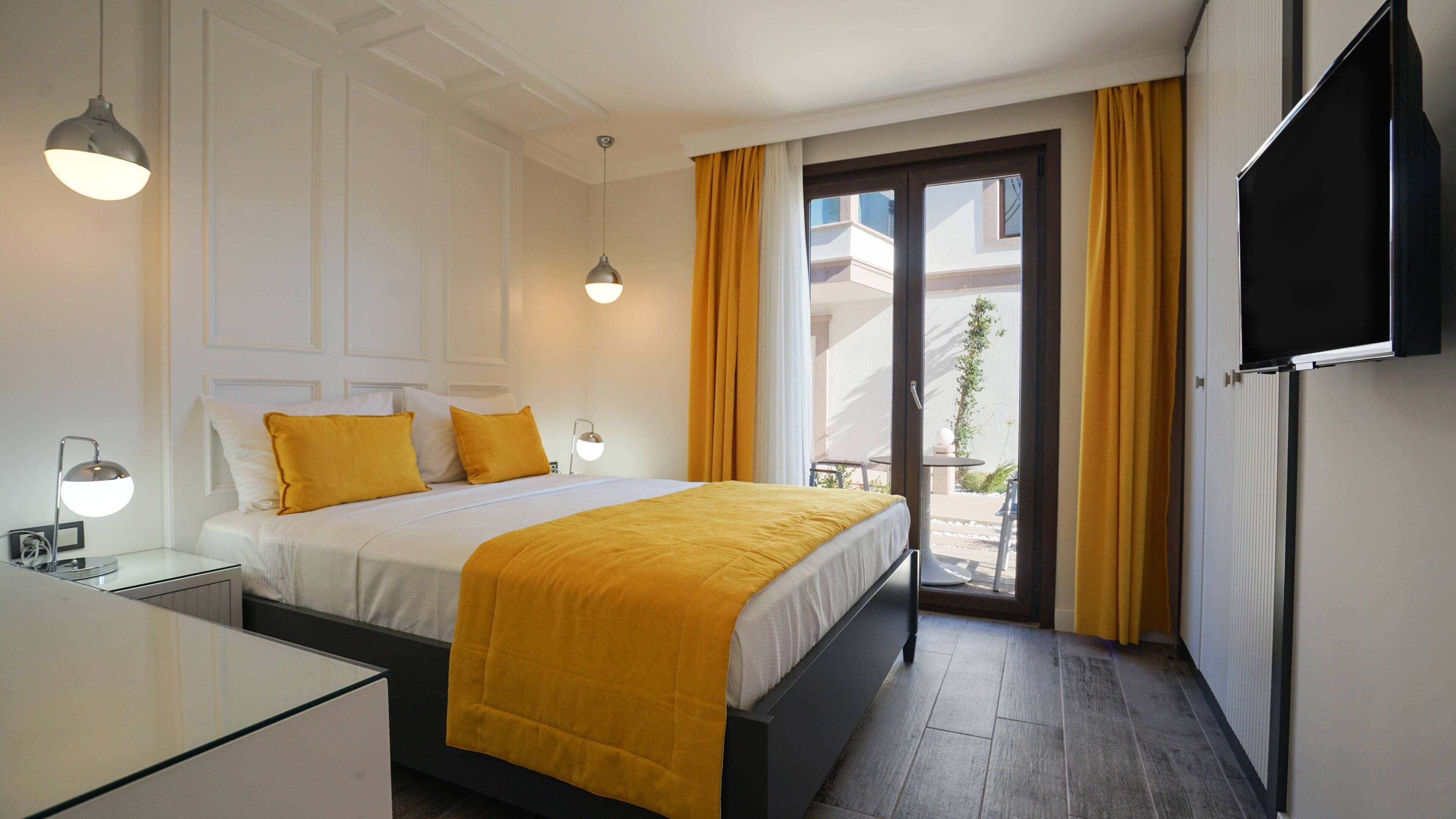 Soundproofing, free WiFi