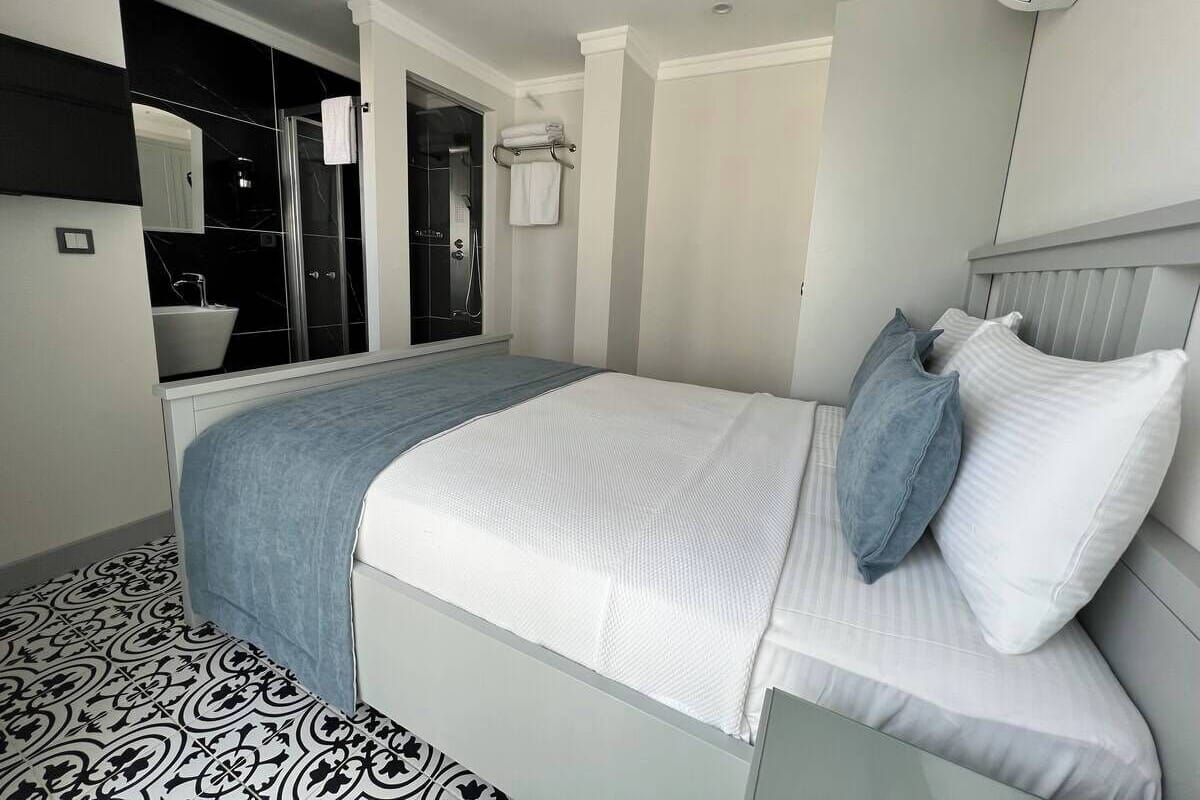 Economy Double Room, Garden View | 1 bedroom, soundproofing, free WiFi