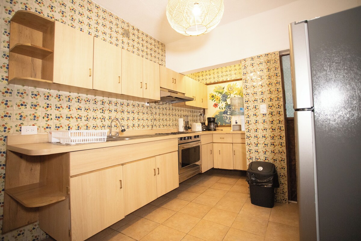 Superior-Haus, 4 Schlafzimmer | Eigene Küche | Großer Kühlschrank, Mikrowelle, Ofen, Herdplatte