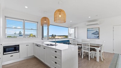 Boronia Beach House Three - 650m to the headland