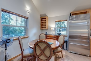 Cabin, 3 Bedrooms, Accessible, Patio | Dining room - Mt Baker Lodging Cabin 61mbr - A Delightful 1 Story, 3 Bedroom, 2 Bath Cabin (Deming)