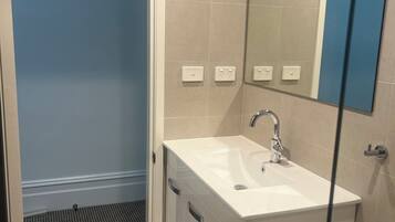 Comfort Double Room | Bathroom