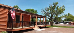 Exterior - We have direct access to ATV trails and walking distance to downtown Birchwood! (Birchwood)