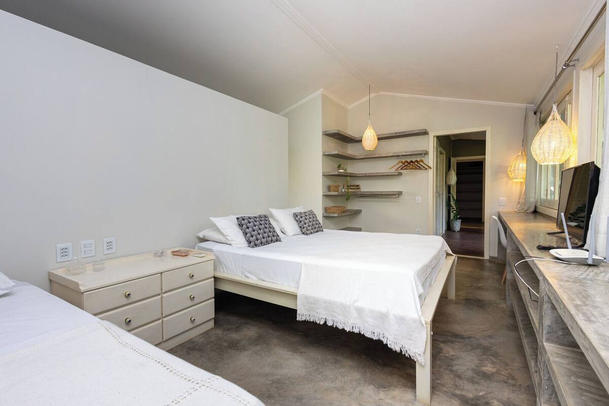 Dreibettzimmer, Gartenblick