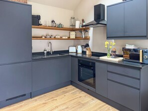 Unclassified image, 4 of 18, button