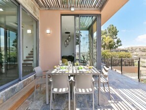 Huis, 4 slaapkamers, terras | Buiten dineren