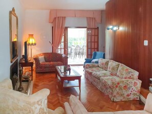 House, Multiple Bedrooms | Living area - Global Ca Romeu - By Global Rental Holidays 7131 (Alcover)