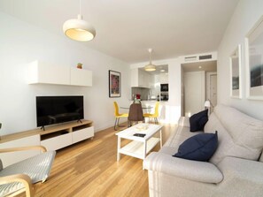 House, 2 Bedrooms, Terrace | Living area