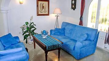 Villa, 4 Bedrooms, Terrace | Living area