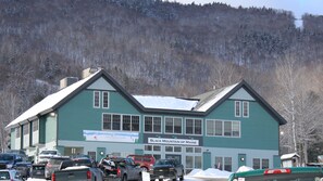 Exterior - Spacious & cozy 3-bdrm apt in the Western Mountains of Maine no cleaning fee! (Mexico)