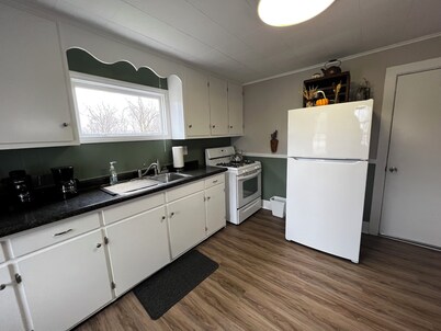 Charming historic 2-bedroom farmhouse 4 miles from historic Milan with WiFi