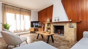 House, 6 Bedrooms | Living area - Global La Casa de Norden 7144 (Palafrugell)