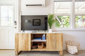 Interior - Bungalow A • Cozy 1‑Bedroom • with A/C (Kailua-kona)