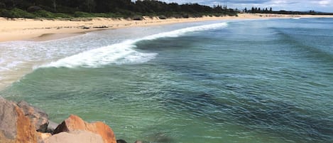 靠近海滩