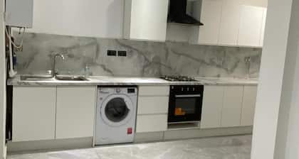 Coventry Stay - Sleeps 8, Free Parking & Wifi