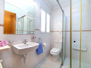 House, 4 Bedrooms, Terrace | Bathroom