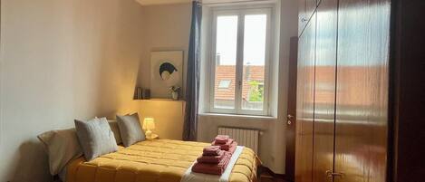 1 bedroom, iron/ironing board, free WiFi, bed sheets