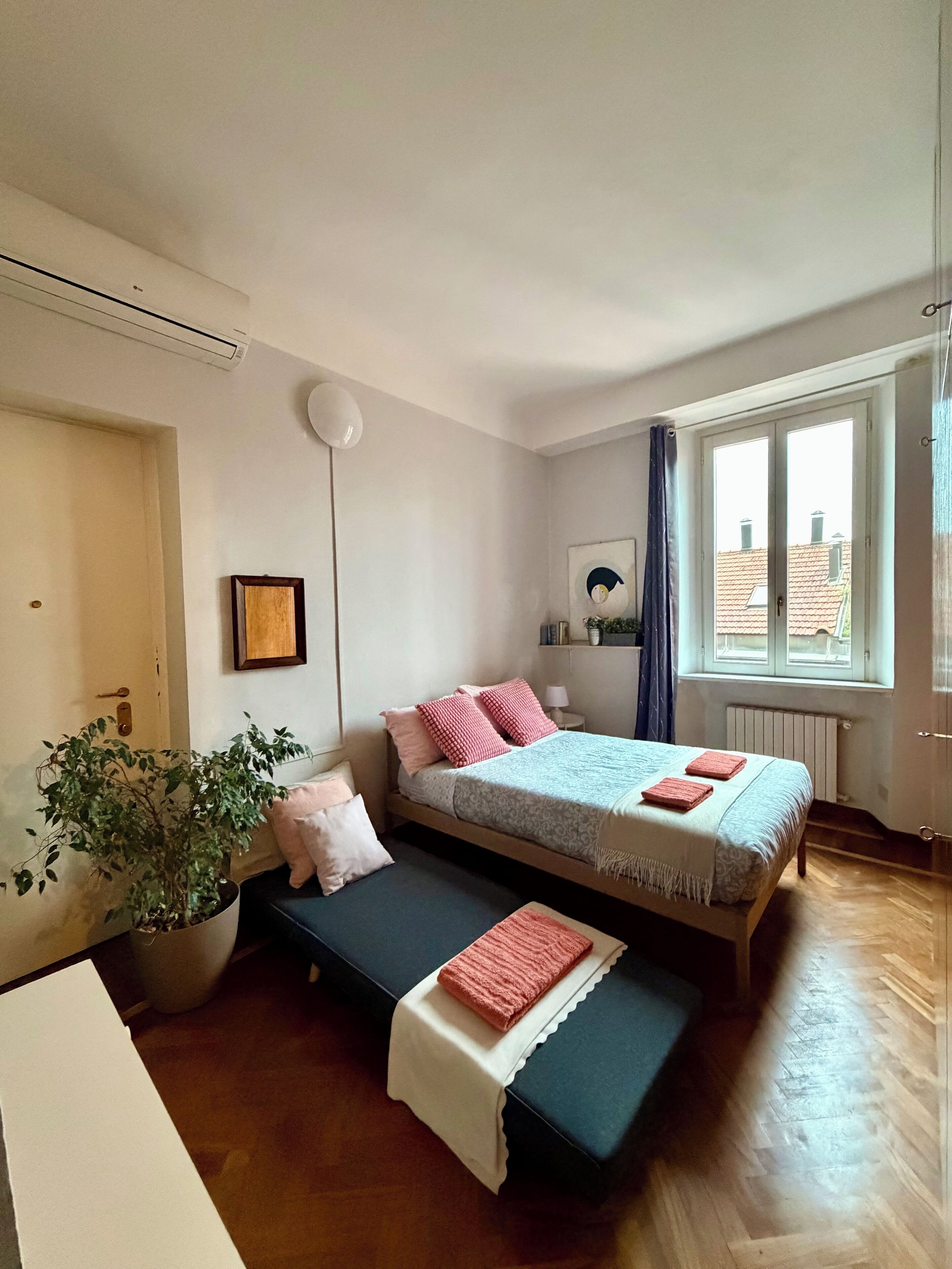 1 slaapkamer, een strijkplank/strijkijzer, gratis wifi, beddengoed