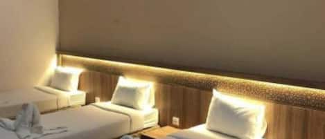 Basic-Vierbettzimmer, Nichtraucher, Stadtblick