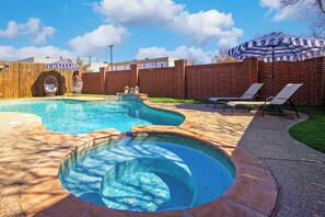 Piscine extérieure, piscine chauffée