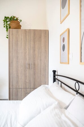 1 bedroom, iron/ironing board, free WiFi, bed sheets