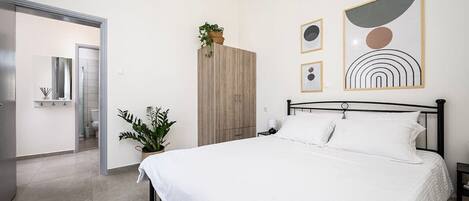 1 室のベッドルーム、アイロン / アイロン台、WiFi (無料)、ベッドシーツ