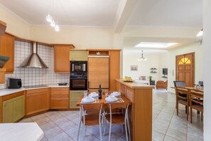 Fridge, microwave, oven, stovetop - Beachside Retreat Steps to Kos (Kos)