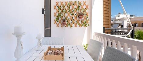 تناول الطعام بالخارج