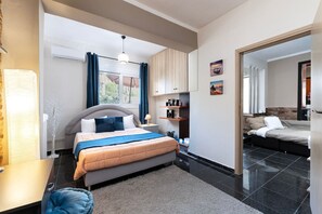 1 bedroom, iron/ironing board, free WiFi, bed sheets - Sun & Waves Beachfront Suite (Kos)