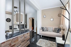 Una Smart TV, una chimenea