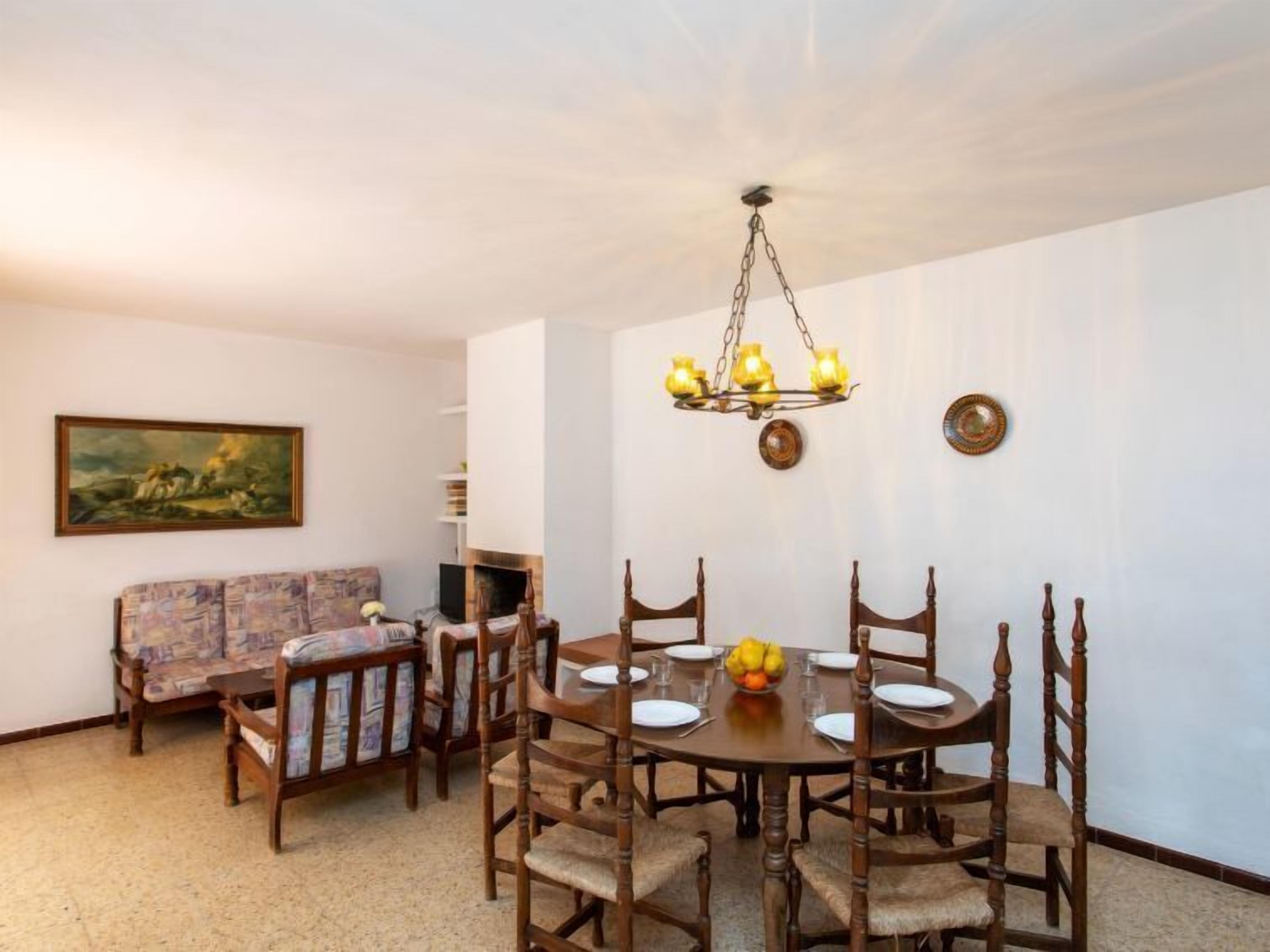 Casa, 4 dormitoris, terrassa | Servei de restauració