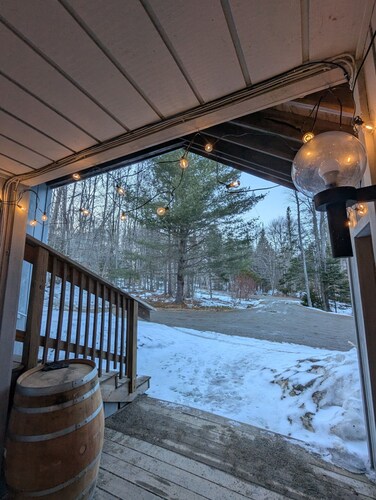 Lodge on the Loop, a pet-friendly retreat with private hot tub & sauna