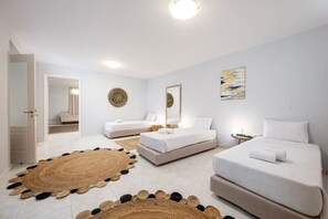7 slaapkamers, een bureau, geluiddichte muren