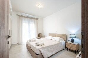3 bedrooms, iron/ironing board, travel cot, free WiFi