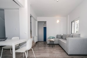 TV, fireplace - Panorama Sea View Residence (Gargalianoi)
