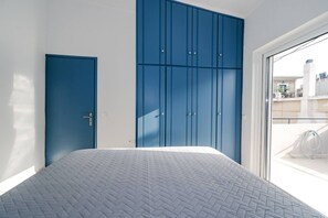 3 chambres, chambres insonorisées, fer et planche à repasser