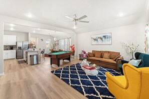 Smart-TV, videospill og bøker