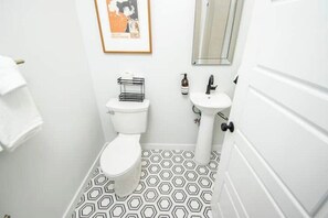 Handtücher, Seife, Toilettenpapier