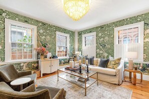 TV, fireplace, offices