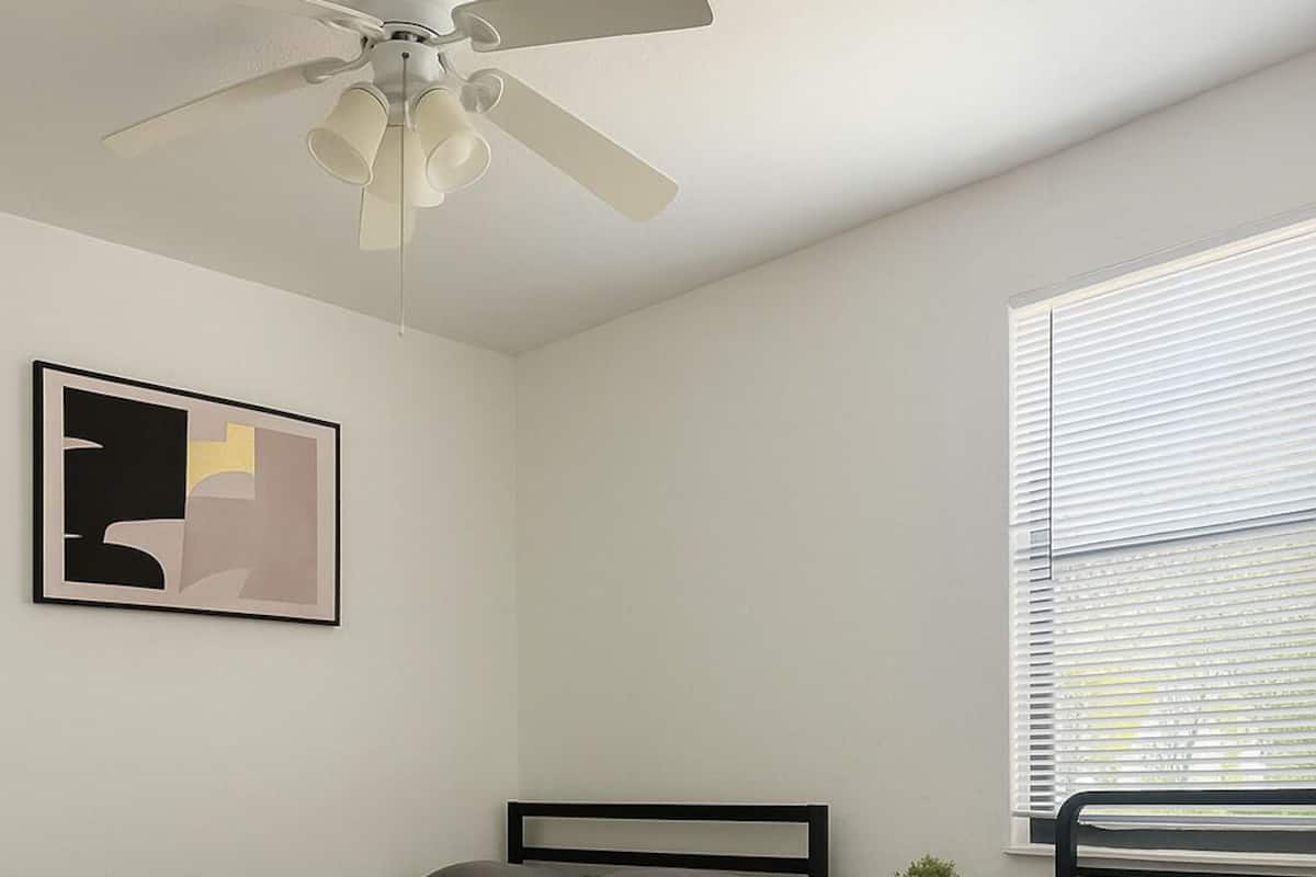 Comfort Triple Room | Desk, free WiFi