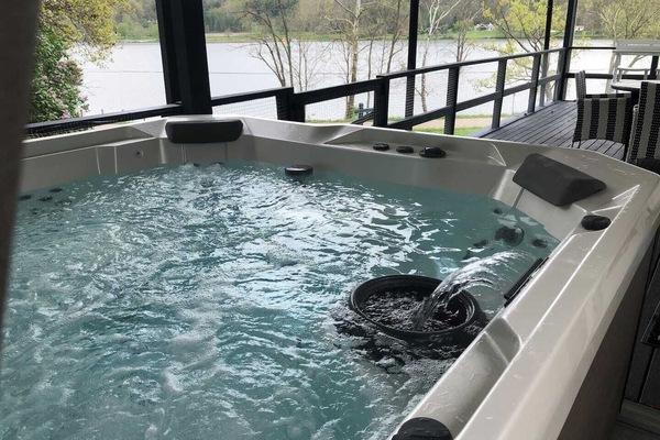 Bañera de hidromasaje exterior