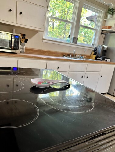 Kozy Kove - peaceful 2bedroom house in charming Brazil with AC, WiFi