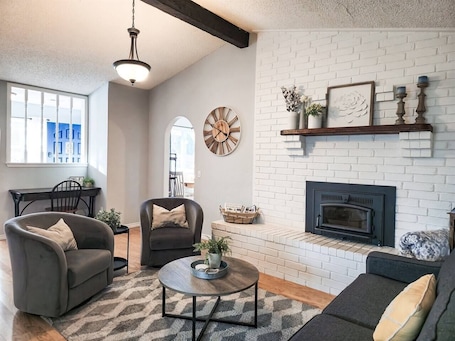 Smart TV, fireplace. Lakefront Escape with Private Dock