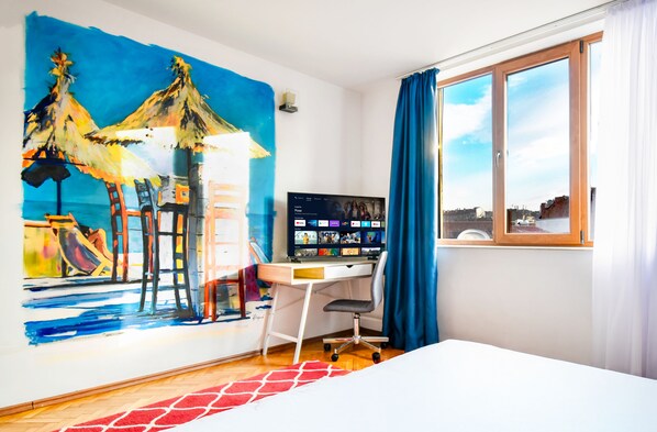 1 bedroom, desk, free WiFi, bed sheets