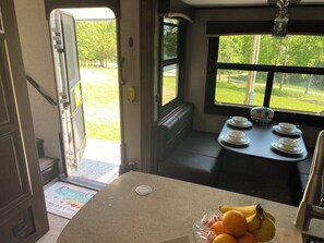 Dining - Private Waterfront Glamping Fun at Peppermint Cove For The Whole Family!   (Warsaw)