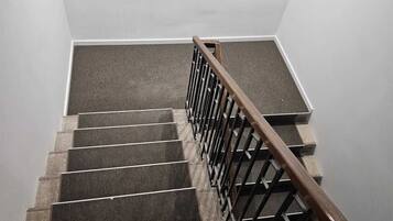 Escaleras con barandal