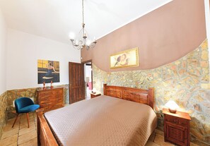 3 camere, ferro/asse da stiro, Wi-Fi gratuito, lenzuola