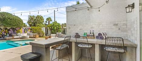 Outdoor dining